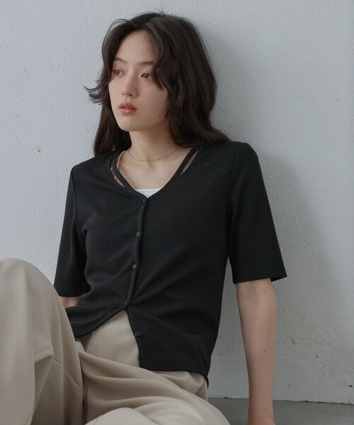 COLONY 2139(コロニートゥーワンスリーナイン)の「スリットVネック半袖カーディガン(Tシャツ/カットソー・レディース・チャコールグレー/ブラック/サックスブルー・FREE)」の8枚目の写真