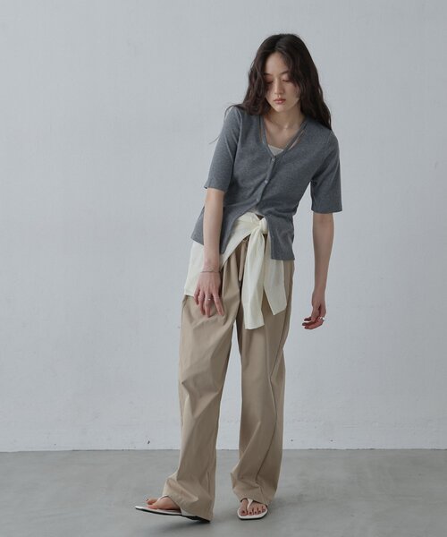 COLONY 2139(コロニートゥーワンスリーナイン)の「スリットVネック半袖カーディガン(Tシャツ/カットソー・レディース・チャコールグレー/ブラック/サックスブルー・FREE)」の15枚目の写真