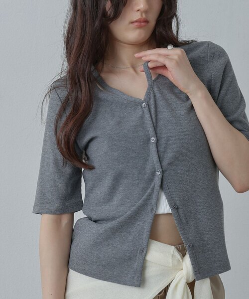 COLONY 2139(コロニートゥーワンスリーナイン)の「スリットVネック半袖カーディガン(Tシャツ/カットソー・レディース・チャコールグレー/ブラック/サックスブルー・FREE)」の18枚目の写真