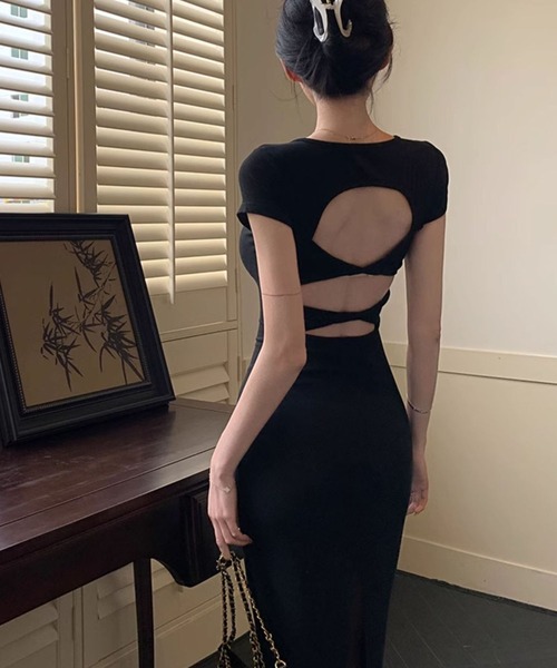 GLAMOROUS JANE(グラマラスジェーン)の「バックオープンロングワンピース(ワンピース・レディース・ブラック・M/L)」の1枚目の写真