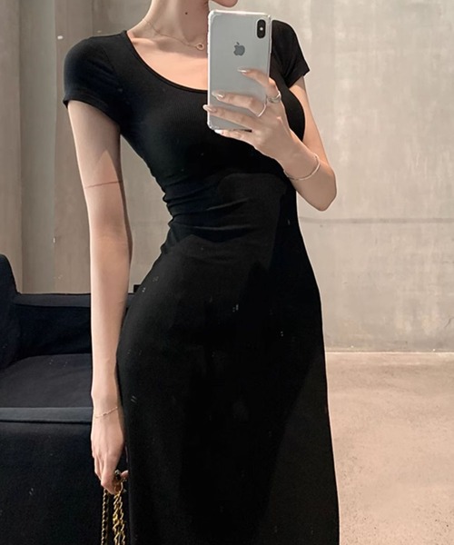 GLAMOROUS JANE(グラマラスジェーン)の「バックオープンロングワンピース(ワンピース・レディース・ブラック・M/L)」の3枚目の写真
