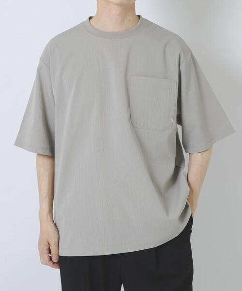 ITEMS URBANRESEARCH（アイテムズ アーバンリサーチ）の「『接触冷感/吸水速乾』クールタッチクレープジョーゼットTシャツ（Tシャツ/カットソー・メンズ・ブラック/チャコールグレー/グレー系その他/ベージュ・MEDIUM/LARGE）」の4枚目の写真