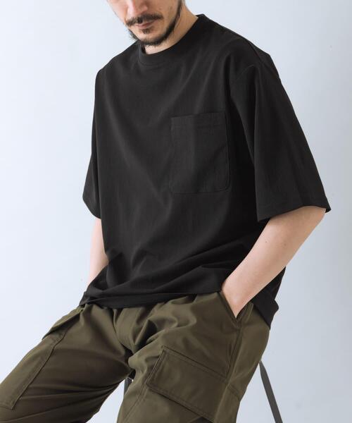 ITEMS URBANRESEARCH（アイテムズ アーバンリサーチ）の「『接触冷感/吸水速乾』クールタッチクレープジョーゼットTシャツ（Tシャツ/カットソー・メンズ・ブラック/チャコールグレー/グレー系その他/ベージュ・MEDIUM/LARGE）」の9枚目の写真