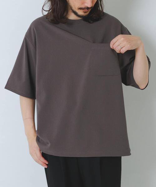 ITEMS URBANRESEARCH（アイテムズ アーバンリサーチ）の「『接触冷感/吸水速乾』クールタッチクレープジョーゼットTシャツ（Tシャツ/カットソー・メンズ・ブラック/チャコールグレー/グレー系その他/ベージュ・MEDIUM/LARGE）」の12枚目の写真