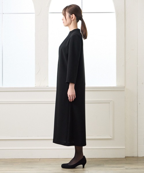 AIMER(エメ)の「【喪服・礼服・WEB限定】マシンウォッシャブル フロントプリーツ前開きテントラインブラックフォーマルワンピース(ワンピース・レディース・ブラック・SMALL/MEDIUM/LARGE)」の6枚目の写真