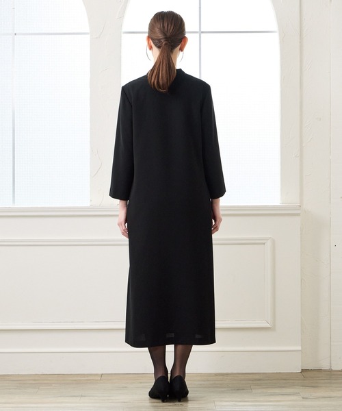 AIMER(エメ)の「【喪服・礼服・WEB限定】マシンウォッシャブル フロントプリーツ前開きテントラインブラックフォーマルワンピース(ワンピース・レディース・ブラック・SMALL/MEDIUM/LARGE)」の5枚目の写真