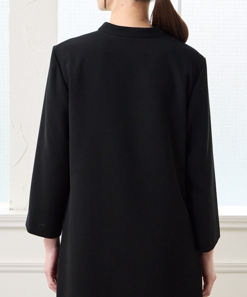 AIMER(エメ)の「【喪服・礼服・WEB限定】マシンウォッシャブル フロントプリーツ前開きテントラインブラックフォーマルワンピース(ワンピース・レディース・ブラック・SMALL/MEDIUM/LARGE)」の3枚目の写真