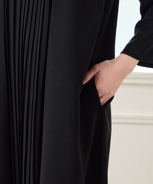 AIMER(エメ)の「【喪服・礼服・WEB限定】マシンウォッシャブル フロントプリーツ前開きテントラインブラックフォーマルワンピース(ワンピース・レディース・ブラック・SMALL/MEDIUM/LARGE)」の14枚目の写真
