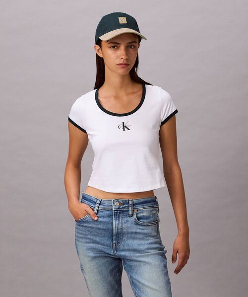 Calvin Klein(カルバン・クライン)の「ショートスリーブモノグラムスクープネックベビーTシャツ(Tシャツ/カットソー・レディース・ホワイト/ブラック・XS/S/M)」の10枚目の写真