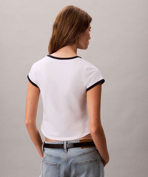 Calvin Klein(カルバン・クライン)の「ショートスリーブモノグラムスクープネックベビーTシャツ(Tシャツ/カットソー・レディース・ホワイト/ブラック・XS/S/M)」の5枚目の写真