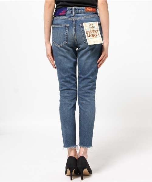 SLY（スライ）の「【otonaMUSE5月号掲載】CENTLE JW ANKLE SLIM-B（デニムパンツ・レディース・ブルー・26inch/27inch/24inch/23inch/25inch）」の4枚目の写真