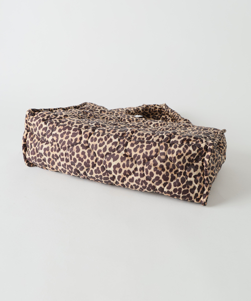 Spick & Span（スピックアンドスパン）の「《一部店舗+WEB限定 / 》Uhr / ウーア Quilting bag（トートバッグ・レディース・ブラウン・FREE）」の9枚目の写真