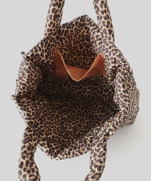 Spick & Span（スピックアンドスパン）の「《一部店舗+WEB限定 / 》Uhr / ウーア Quilting bag（トートバッグ・レディース・ブラウン・FREE）」の10枚目の写真