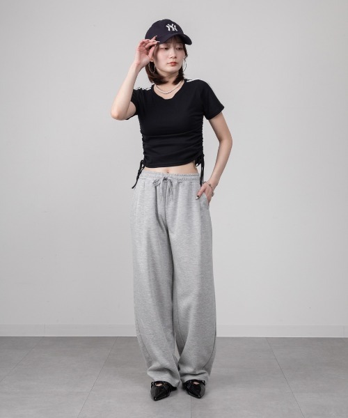mellomela.（メロメラ）の「タック入りバレルパンツ（スウェットパンツ・レディース・杢グレー/ブラック・M）」の4枚目の写真