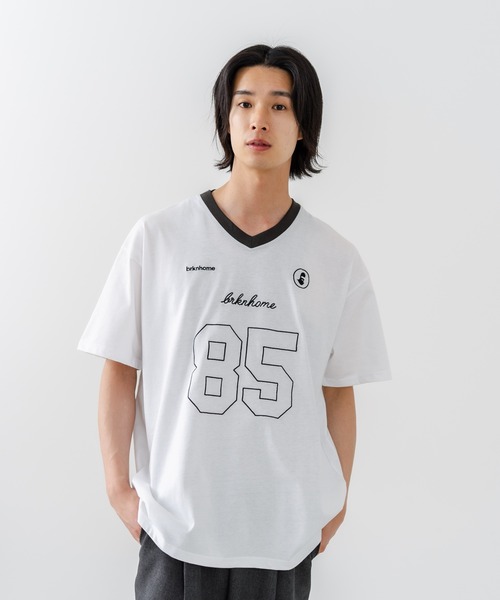brknhome(ブロークンホーム)の「【BRKNHOME/ブロークンホーム】×【ZERO STAIN/ゼロステイン】【ホッケー風デザイン】コラボTシャツ 汗染み防止 ワンポイント オーバーサイズ(Tシャツ/カットソー・メンズ・ホワイト/チャコールグレー・MEDIUM/LARGE)」の8枚目の写真