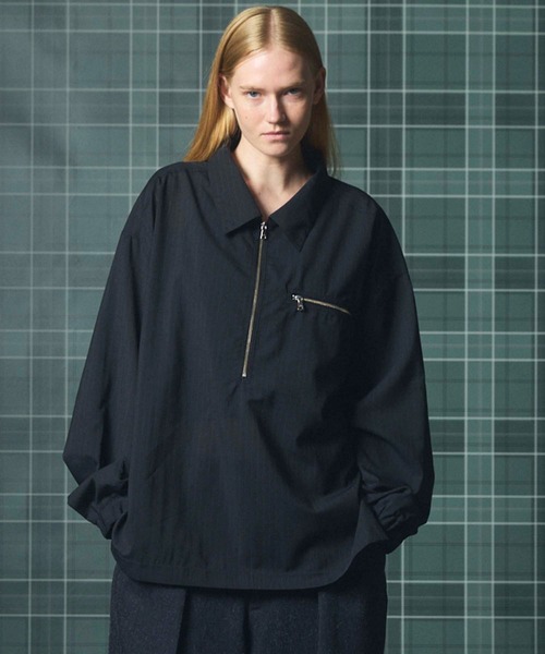 MAISON SPECIAL(メゾンスペシャル)の「《UNISEX》T/W Sheer Stripe Prime-Over Half-Zip Pullover Shirt/T/Wシアーストライププライムオーバーハーフジッププルオーバーシャツ【MAISON SPECIAL/メゾンスペシャル】(シャツ/ブラウス・メンズ・ブラック/グレー・2/1/0)」の2枚目の写真