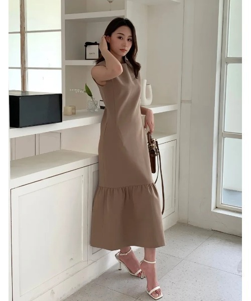 BIRTHDAY BASH(バースデイバッシュ)の「ANNABELLE PEPLUM DRESS(ペプラムワンピース)(ワンピース・レディース・ベージュ/ブラック・SMALL/MEDIUM)」の2枚目の写真