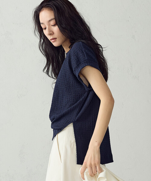 COMME CA ISM（コムサイズム）の「膨れジャガード フレンチスリーブTシャツ（Tシャツ/カットソー・レディース・グレイッシュベージュ/ホワイト/ネイビー・FREE）」の13枚目の写真