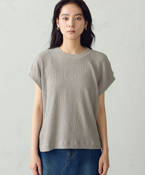 COMME CA ISM（コムサイズム）の「膨れジャガード フレンチスリーブTシャツ（Tシャツ/カットソー・レディース・グレイッシュベージュ/ホワイト/ネイビー・FREE）」の7枚目の写真