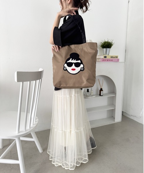 HAPPY FACE（ハッピーフェイス）の「ＥＭＭＡ　顔相良刺?新トート　ＢＥ（トートバッグ・レディース・ベージュ・ONE SIZE）」の3枚目の写真