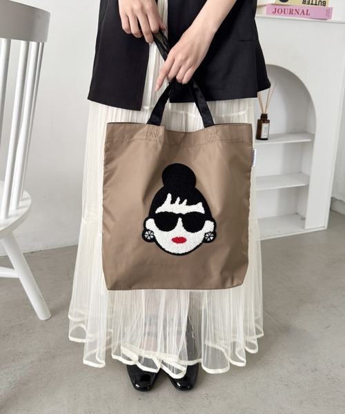 HAPPY FACE（ハッピーフェイス）の「ＥＭＭＡ　顔相良刺?新トート　ＢＥ（トートバッグ・レディース・ベージュ・ONE SIZE）」の2枚目の写真
