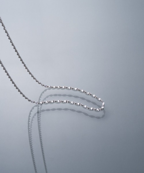 YArKA（ヤーカ）の「【YArKA/ヤーカ】helix chain narrow necklace [TOLN50] / 螺旋フラットチェーン細ネックレス（ネックレス・メンズ・シルバー・FREE）」の6枚目の写真