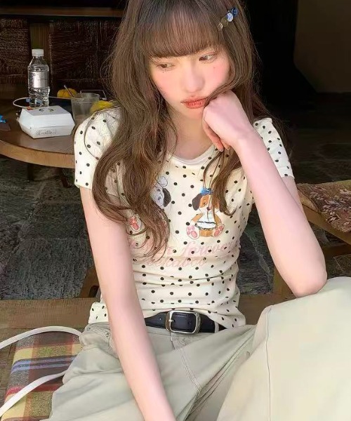Achic(アシック)の「ドット柄ドッグプリント半袖Tシャツ(Tシャツ/カットソー・レディース・アイボリー/グレー・M)」の10枚目の写真