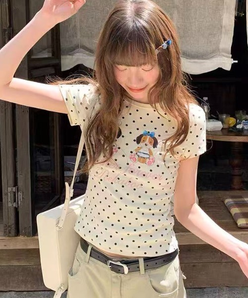 Achic(アシック)の「ドット柄ドッグプリント半袖Tシャツ(Tシャツ/カットソー・レディース・アイボリー/グレー・M)」の8枚目の写真