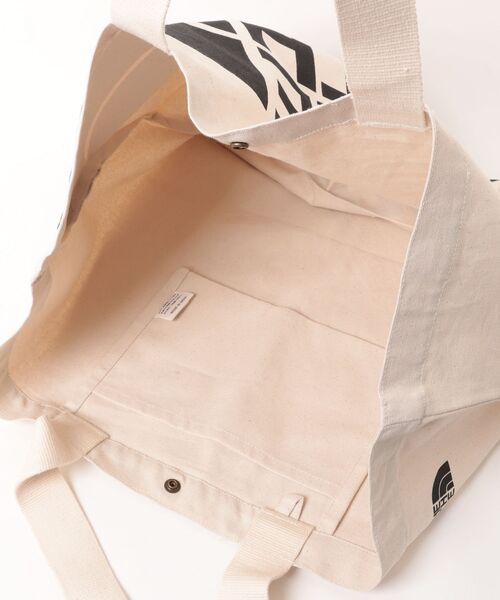 THE NORTH FACE(ザノースフェイス)の「【THE NORTH FACE】Ramp Tote L NM72607(トートバッグ・メンズ・ブラック・FREE)」の4枚目の写真