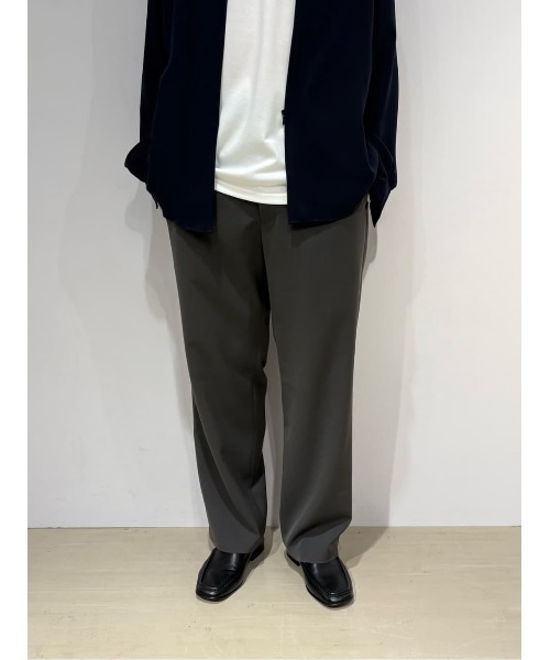 ESTNATION(エストネーション)の「ESTNATION / ノープリーツ ストレートスラックス(スラックス・メンズ・チャコールグレー/アイボリー・MEDIUM/LARGE)」の8枚目の写真