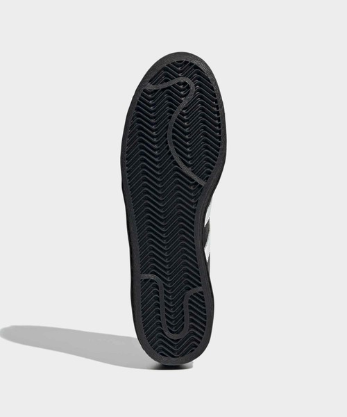 adidas(アディダス)の「スーパースター 82 / Superstar 82 / アディダスオリジナルス adidas Originals(スニーカー・メンズ・ブラック・22.0cm/22.5cm/23.0cm/26.5cm/28.0cm/27.5cm/27.0cm/28.5cm/23.5cm/29.0cm/24.5cm/24.0cm/26.0cm/25.5cm/25.0cm)」の3枚目の写真