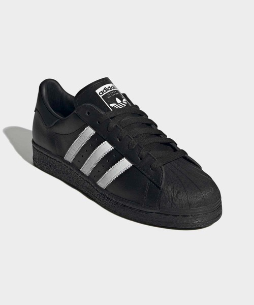adidas(アディダス)の「スーパースター 82 / Superstar 82 / アディダスオリジナルス adidas Originals(スニーカー・メンズ・ブラック・22.0cm/22.5cm/23.0cm/26.5cm/28.0cm/27.5cm/27.0cm/28.5cm/23.5cm/29.0cm/24.5cm/24.0cm/26.0cm/25.5cm/25.0cm)」の4枚目の写真