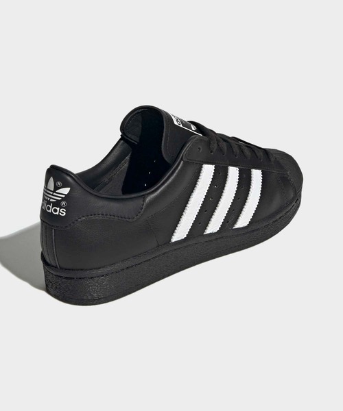 adidas(アディダス)の「スーパースター 82 / Superstar 82 / アディダスオリジナルス adidas Originals(スニーカー・メンズ・ブラック・22.0cm/22.5cm/23.0cm/26.5cm/28.0cm/27.5cm/27.0cm/28.5cm/23.5cm/29.0cm/24.5cm/24.0cm/26.0cm/25.5cm/25.0cm)」の5枚目の写真