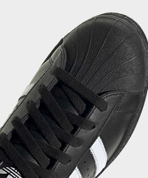 adidas(アディダス)の「スーパースター 82 / Superstar 82 / アディダスオリジナルス adidas Originals(スニーカー・メンズ・ブラック・22.0cm/22.5cm/23.0cm/26.5cm/28.0cm/27.5cm/27.0cm/28.5cm/23.5cm/29.0cm/24.5cm/24.0cm/26.0cm/25.5cm/25.0cm)」の8枚目の写真