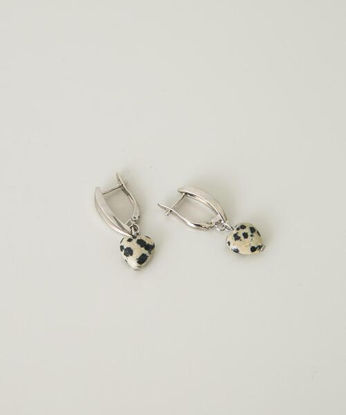 SMELLY(スメリー)の「ダルメシアンハートモチーフピアス(ピアス(両耳用)・レディース・シルバー系その他・-)」の1枚目の写真