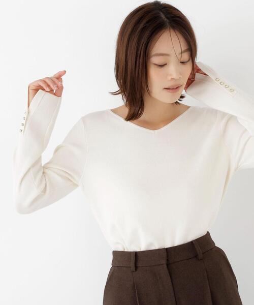NATURAL BEAUTY BASIC(ナチュラルビューティーベーシック)の「総針ベーシックシリーズ長袖 Vネックニット(ニット/セーター・レディース・ピンク/ブラック/ダークブラウン/オフホワイト・FREE)」の2枚目の写真