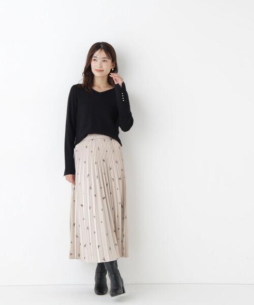 NATURAL BEAUTY BASIC(ナチュラルビューティーベーシック)の「総針ベーシックシリーズ長袖 Vネックニット(ニット/セーター・レディース・ピンク/ブラック/ダークブラウン/オフホワイト・FREE)」の5枚目の写真