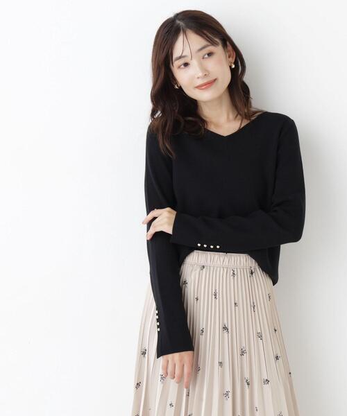 NATURAL BEAUTY BASIC(ナチュラルビューティーベーシック)の「総針ベーシックシリーズ長袖 Vネックニット(ニット/セーター・レディース・ピンク/ブラック/ダークブラウン/オフホワイト・FREE)」の6枚目の写真