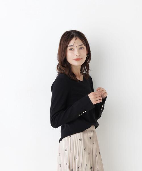 NATURAL BEAUTY BASIC(ナチュラルビューティーベーシック)の「総針ベーシックシリーズ長袖 Vネックニット(ニット/セーター・レディース・ピンク/ブラック/ダークブラウン/オフホワイト・FREE)」の8枚目の写真