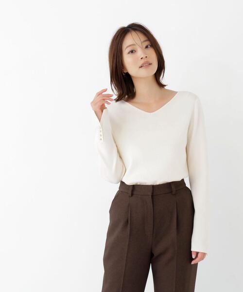 NATURAL BEAUTY BASIC(ナチュラルビューティーベーシック)の「総針ベーシックシリーズ長袖 Vネックニット(ニット/セーター・レディース・ピンク/ブラック/ダークブラウン/オフホワイト・FREE)」の18枚目の写真