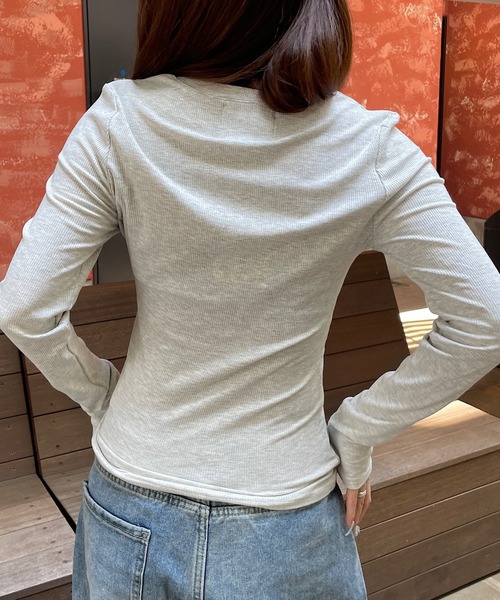 ROGER AND RAW(ロジャーアンドロウ)の「ヘンリーネック テレコロングスリーブTシャツ(Tシャツ/カットソー・レディース・ブラック/ブラウン/グレー・FREE)」の4枚目の写真