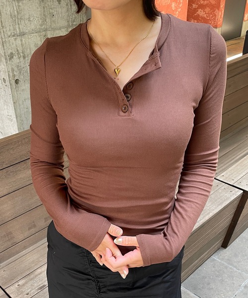 ROGER AND RAW(ロジャーアンドロウ)の「ヘンリーネック テレコロングスリーブTシャツ(Tシャツ/カットソー・レディース・ブラック/ブラウン/グレー・FREE)」の20枚目の写真