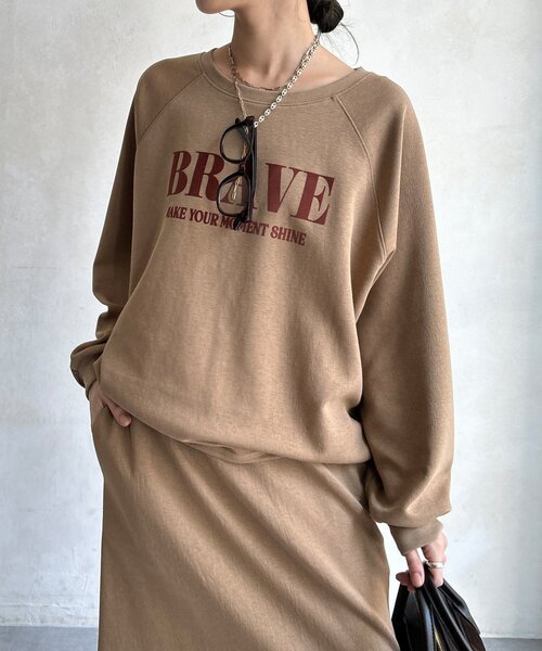 DouDou(ドゥドゥ)の「【セット着用可能】フロッキーロゴトップス(Tシャツ/カットソー・レディース・アイボリー/ベージュ/チャコールグレー・FREE)」の1枚目の写真