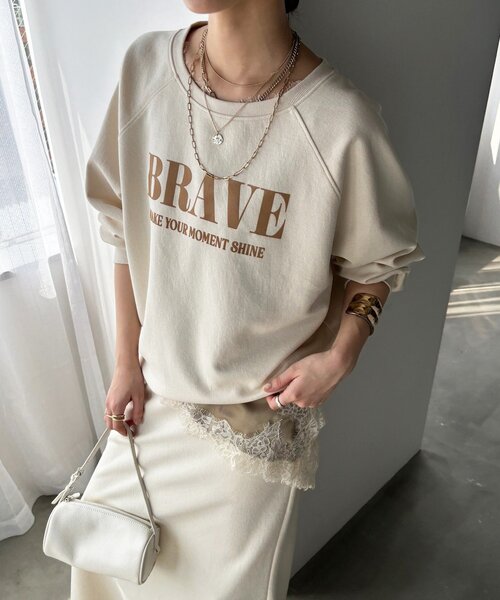 DouDou(ドゥドゥ)の「【セット着用可能】フロッキーロゴトップス(Tシャツ/カットソー・レディース・アイボリー/ベージュ/チャコールグレー・FREE)」の2枚目の写真
