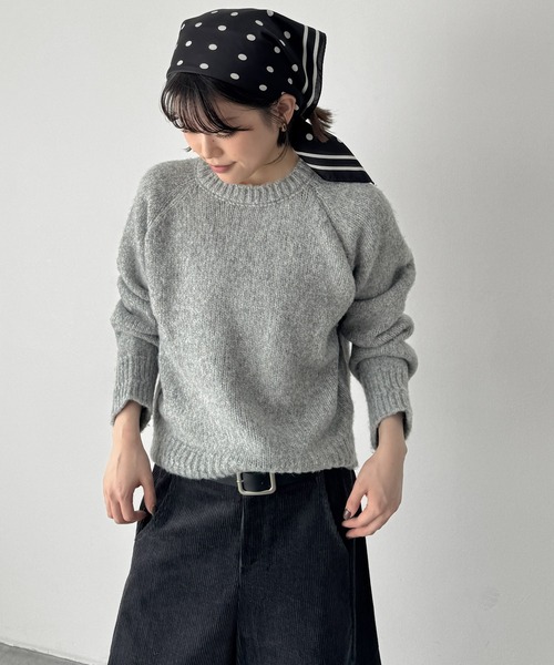 CANAL JEAN（キャナルジーン）の「El mar　ウール混ラグランニット（ニット/セーター・レディース・ネイビー/オフホワイト/グレー/ベージュ・ONE SIZE）」の2枚目の写真