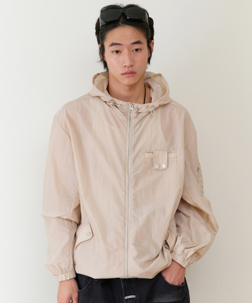 THEVINYLHOUSE(ザバイニルハウス)の「RIBSTOP SHEER WINDBREAKER BEIGE(ナイロンジャケット・メンズ・その他・SMALL/MEDIUM/LARGE)」の1枚目の写真