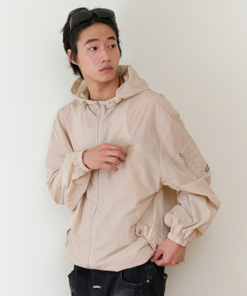 THEVINYLHOUSE(ザバイニルハウス)の「RIBSTOP SHEER WINDBREAKER BEIGE(ナイロンジャケット・メンズ・その他・SMALL/MEDIUM/LARGE)」の4枚目の写真