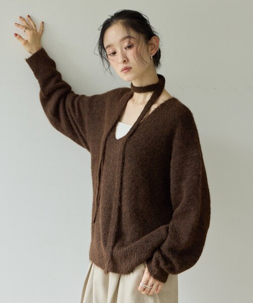 DISCOAT（ディスコート）の「【Noka】チョーカー付Vネックニット《WEB限定》（ニット/セーター・レディース・ブラウン/チャコールグレー/ライトベージュ・FREE）」の15枚目の写真