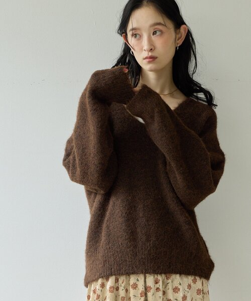 DISCOAT（ディスコート）の「【Noka】チョーカー付Vネックニット《WEB限定》（ニット/セーター・レディース・ブラウン/チャコールグレー/ライトベージュ・FREE）」の13枚目の写真