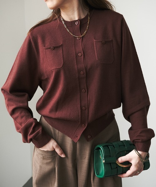 aquagarage(アクアガレージ)の「胸ポケットクルーネックカーディガン(カーディガン/ボレロ・レディース・カーキオリーブ/グレー/ネイビー/ブラウン系その他/ブラック系その他・L/M)」の3枚目の写真